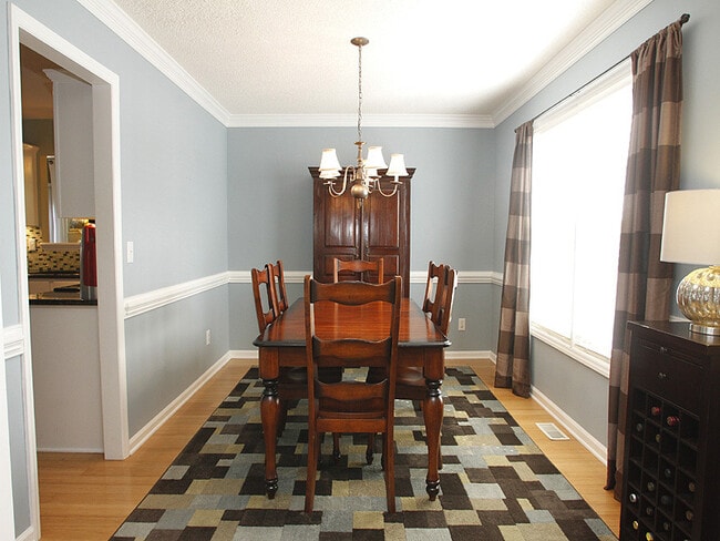 Building Photo - Beautifully Updated Home in Desirable Scho...