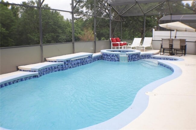 Building Photo - 645 Kettering Rd