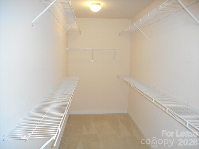 Building Photo - 7156 Pitzer Dr