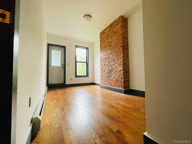 Building Photo - 383 Essex St