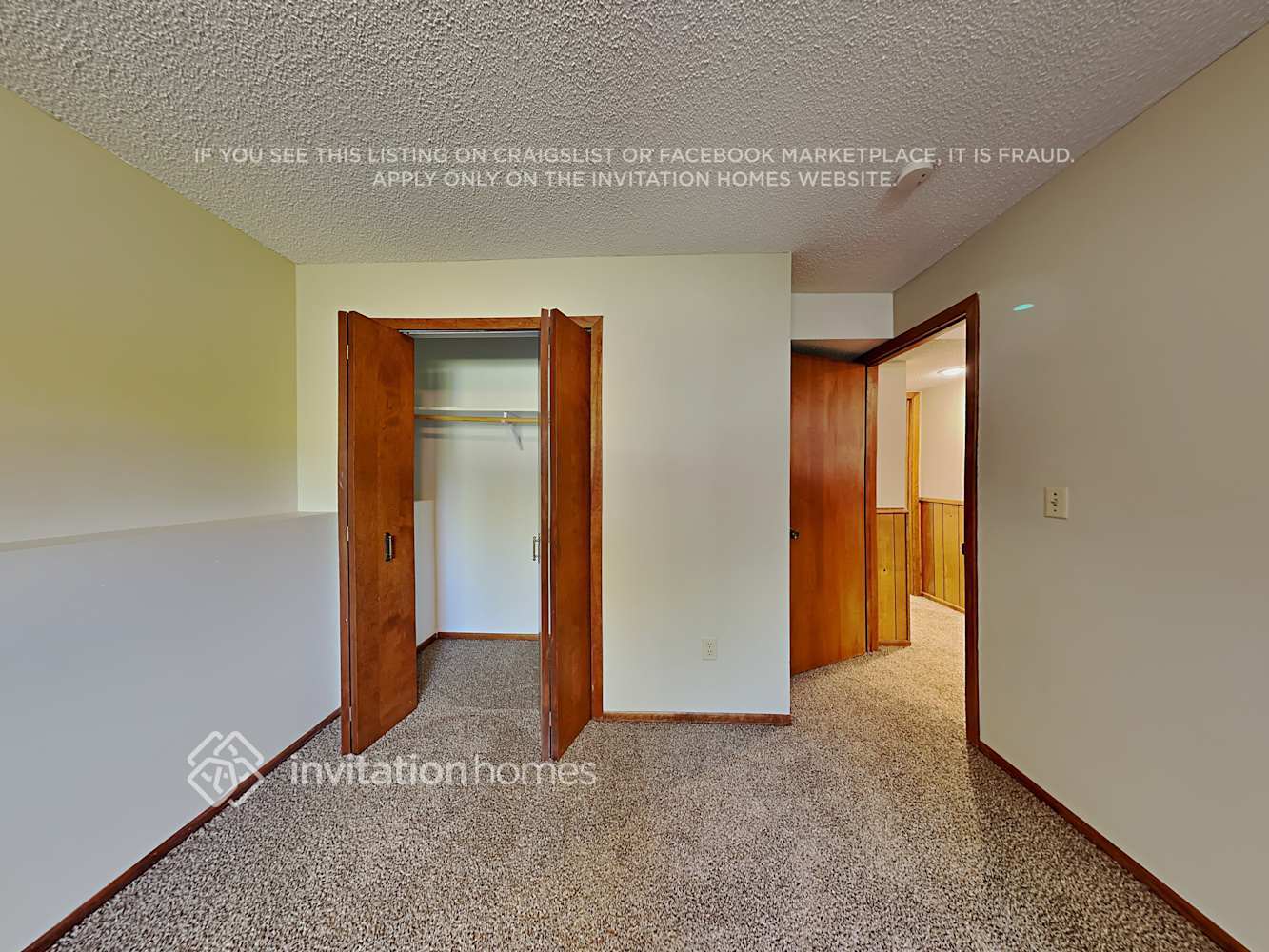 Building Photo - 5565 Knoll Dr