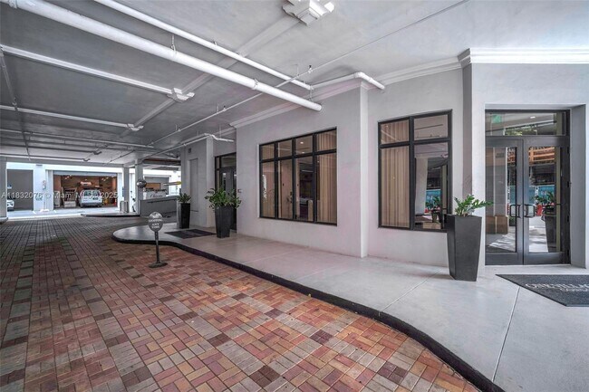 Building Photo - 4100 Salzedo St