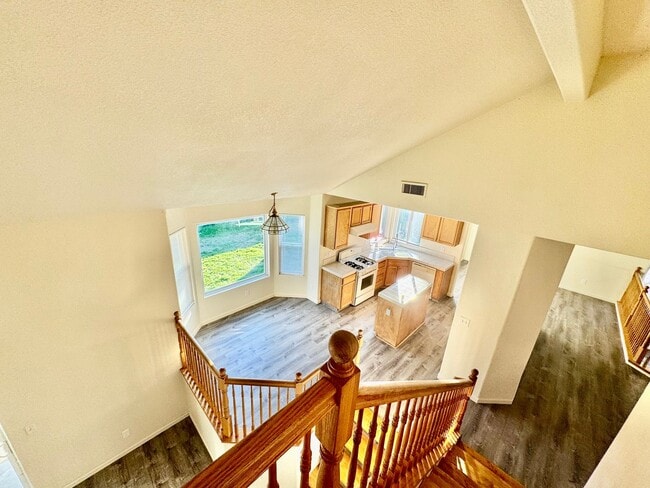 Building Photo - REDUCED!!! 4 Bedroom, 3 Bath Tri-Level Hom...