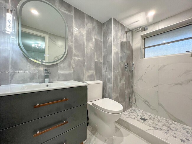 Building Photo - 2005 Sans Souci Blvd