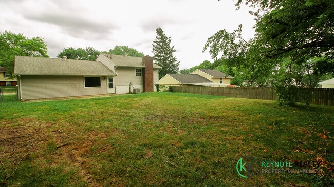 Building Photo - 125 Teakwood Ln