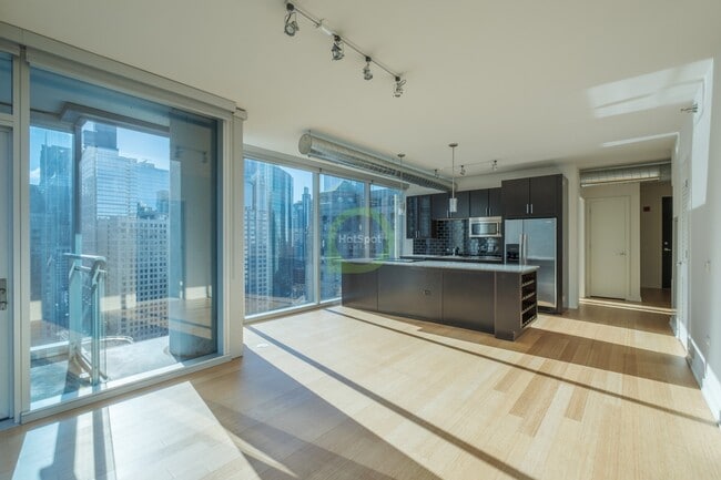 Building Photo - 172 W Kinzie St