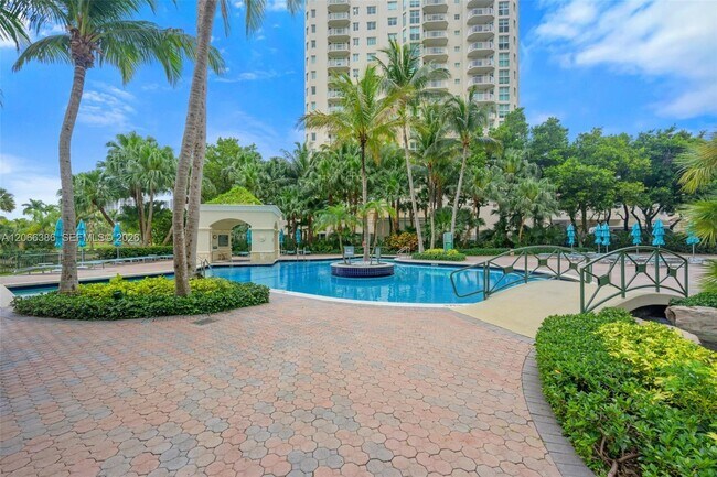 Building Photo - 19501 W Country Club Dr