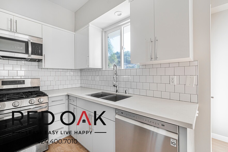 Building Photo - 4506 Esmeralda St