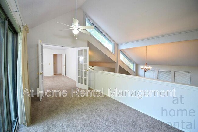 Building Photo - 8316 S Pittsburg Ave