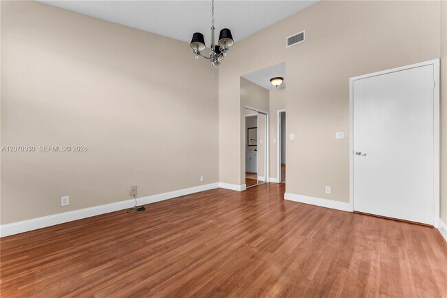 Building Photo - 15563 N Miami Lakeway