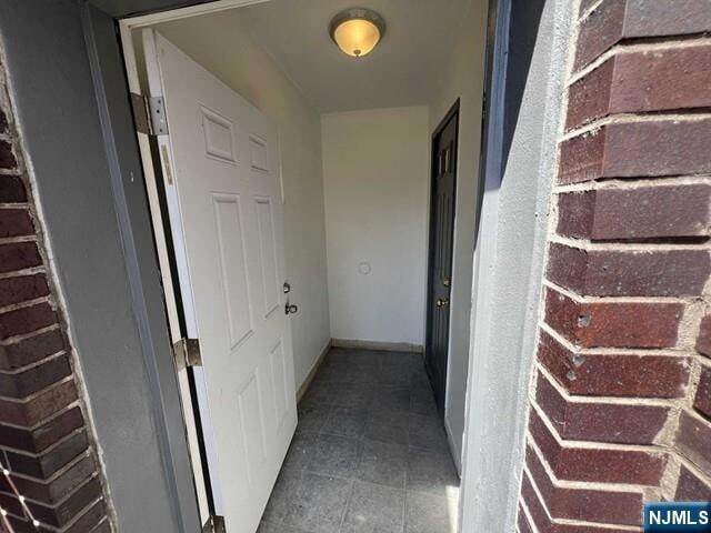 Building Photo - 840 Mt Prospect Ave