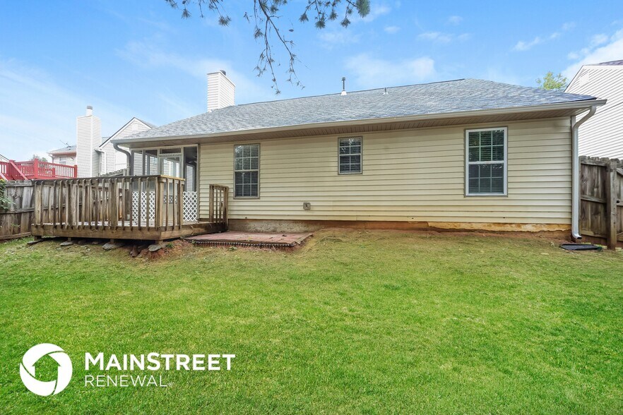 Building Photo - 7911 Woodlake Dr