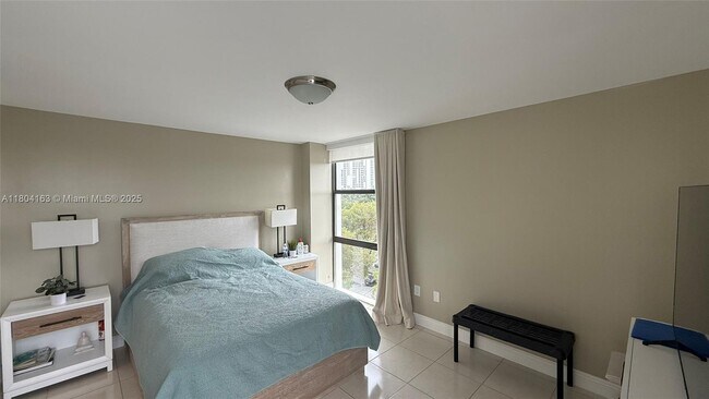 Building Photo - 3625 N Country Club Dr