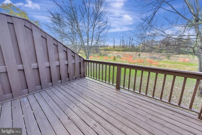 Building Photo - 10 Liberte Ln