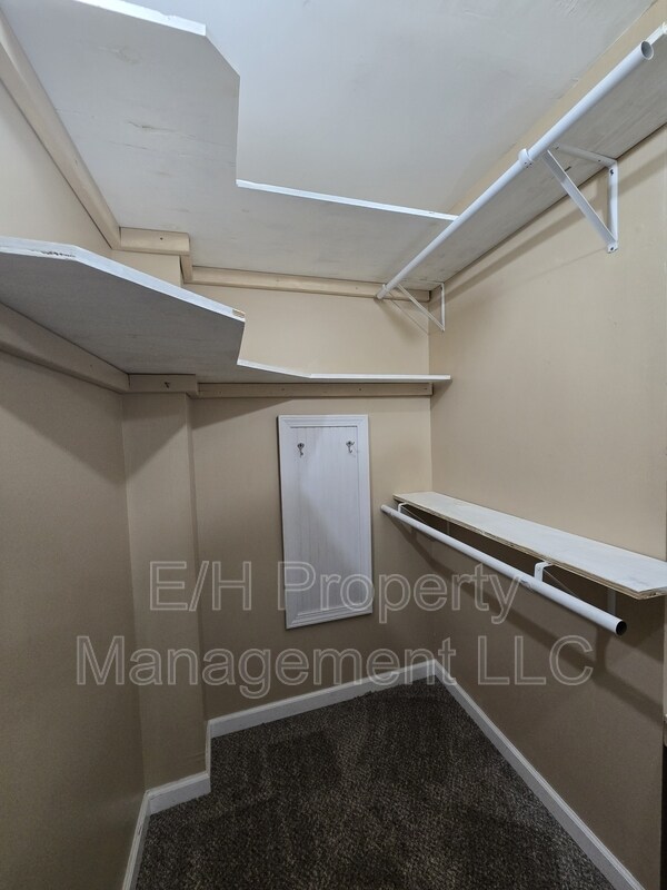Building Photo - 635 N Andover Rd