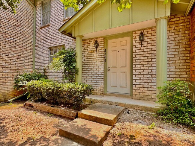 Building Photo - 2106 Kipling Dr