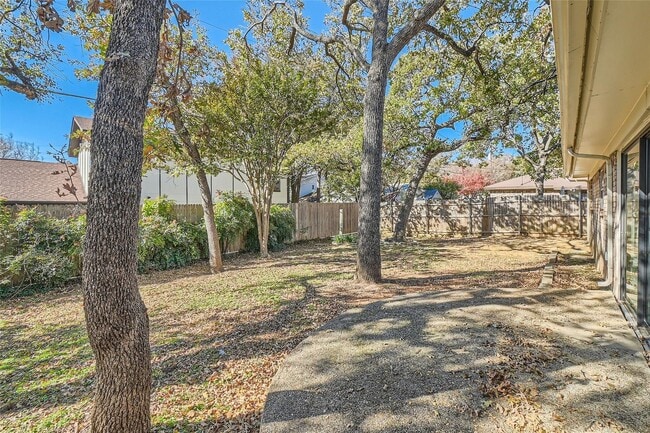 Building Photo - ? Modern 3-Bedroom Bedford Home with Spacious Layout ?