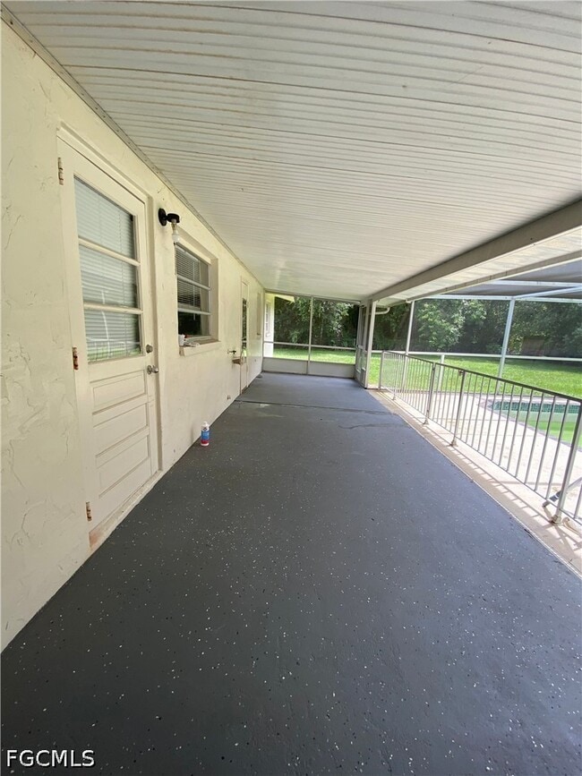 Building Photo - 7906 Suncoast Dr