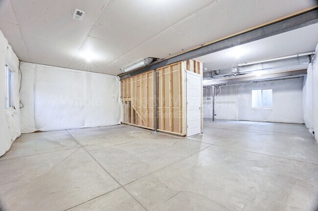 Building Photo - 5829 N Beeler St
