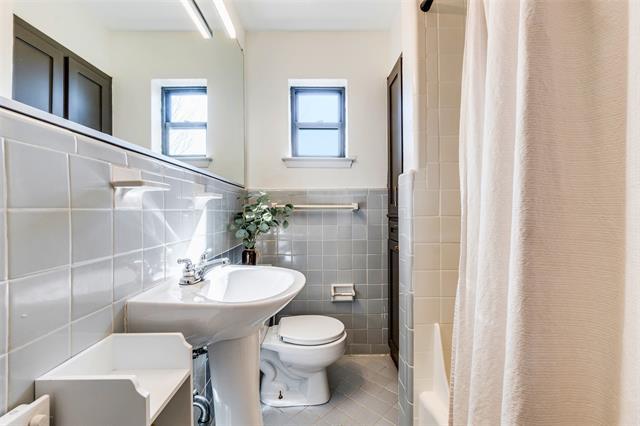 Building Photo - 4924 Lahoma St