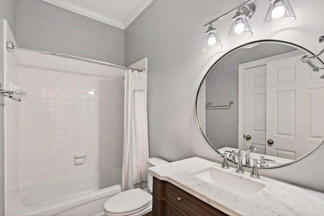 Building Photo - 16 Conifer Cir NE