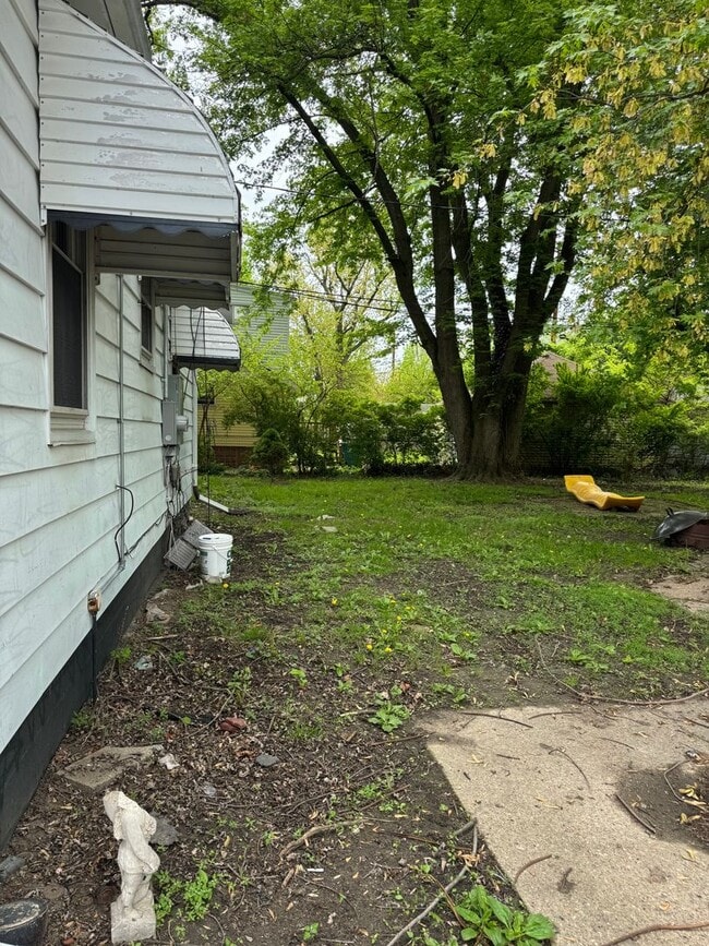 Building Photo - 2 Bedroom Home In Eastpointe