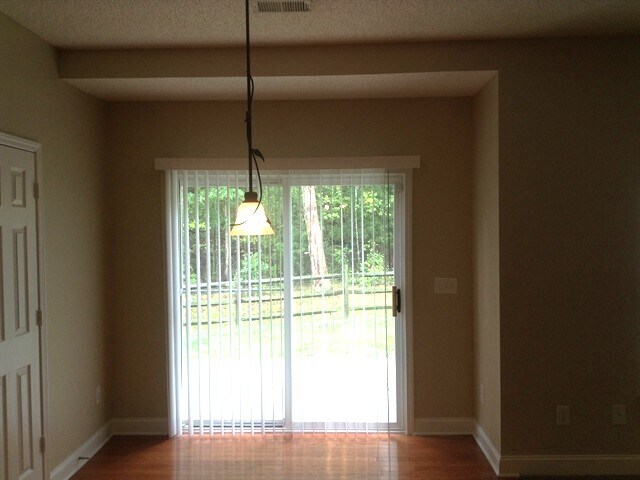Building Photo - 1221 Jade Glen Dr