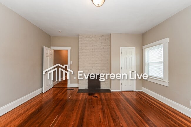 Building Photo - 508 E 21st St