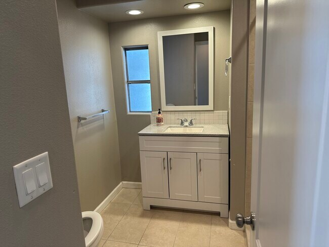 Building Photo - 73270 Desert Greens Dr N