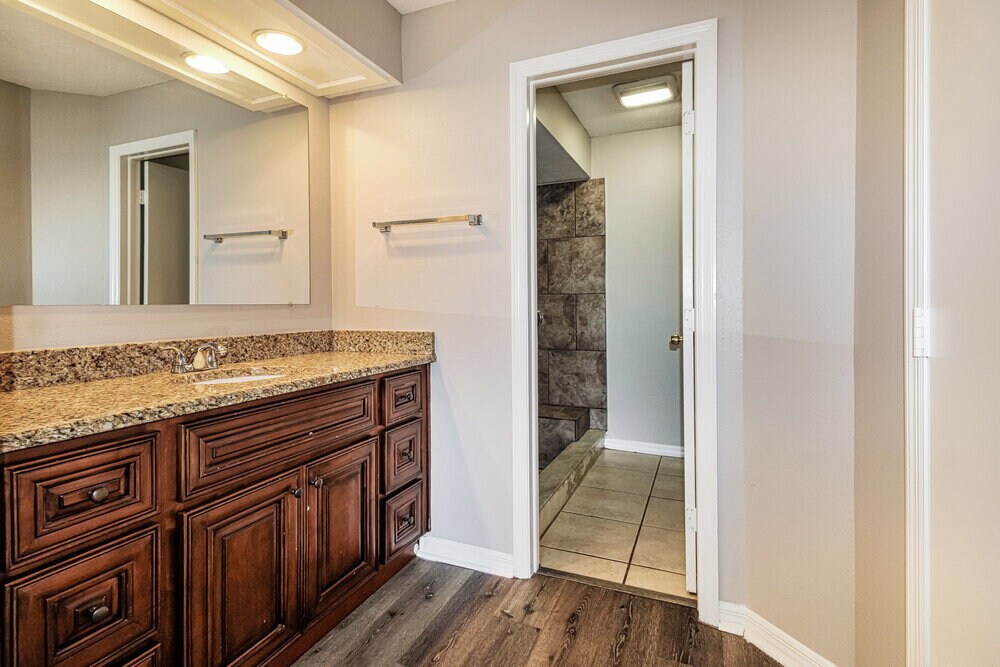 Building Photo - 11171 Heathwood Ave