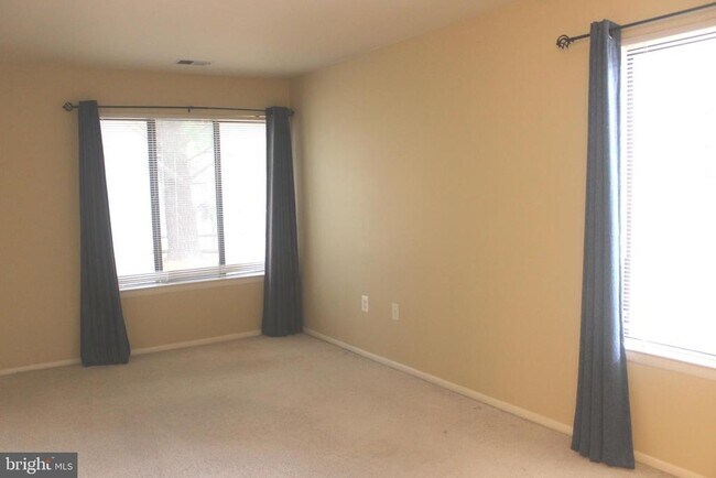 Building Photo - 8141 Needwood Rd