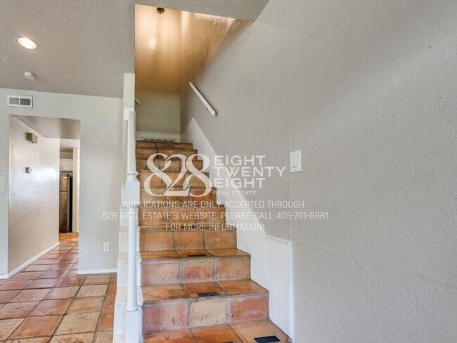Building Photo - *AVAILABLE NOW!* Spacious 3 Bed/2.5 Bath Condo in East Norman!