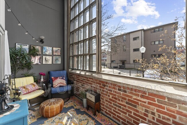 Building Photo - 611 N Park Ave