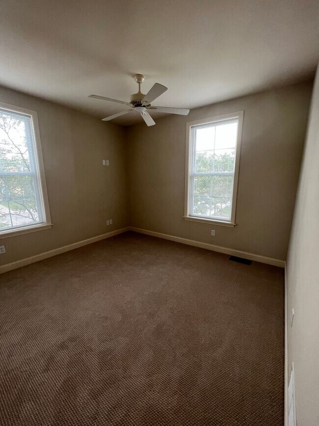 Building Photo - 228 Bayberry Cir