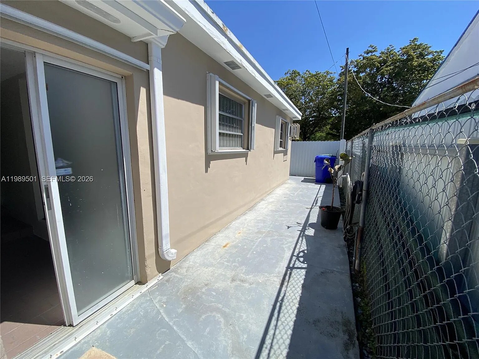 Building Photo - 3300 SW 10th St