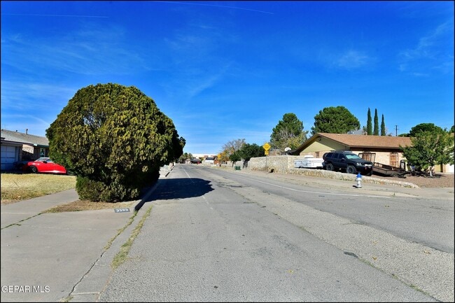 Building Photo - 3565 Breckenridge Dr