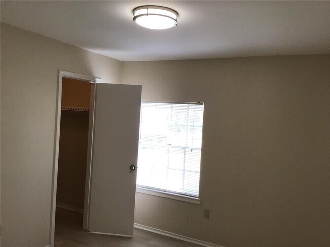Building Photo - 13722 Wickersham Ln