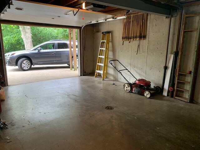 Building Photo - 1399 Sleepy Hollow Rd