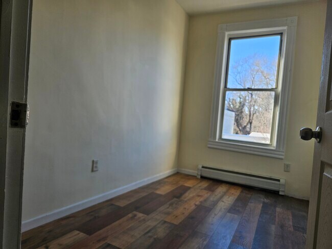 Building Photo - 126 Monticello Ave