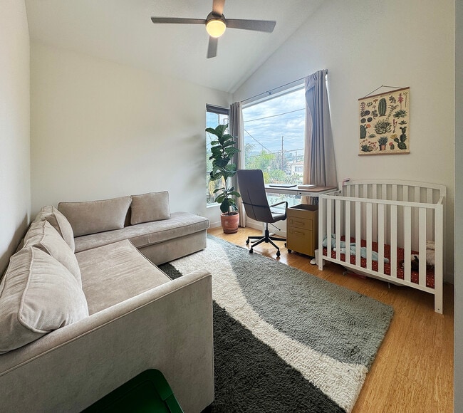 Building Photo - 2284 India St