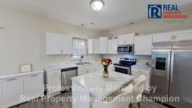 Building Photo - Spacious 3 BD/2.5 BA Home with Office Featuring Open Floorplan