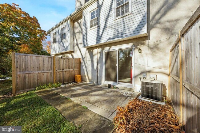 Building Photo - 25 N Buck Ln