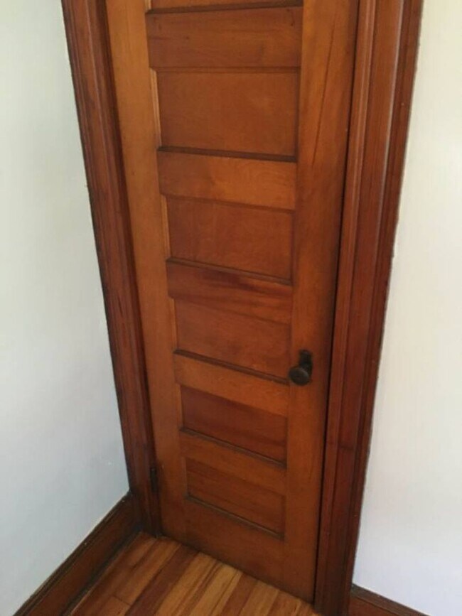 Building Photo - 36-38 E. Cedar Street