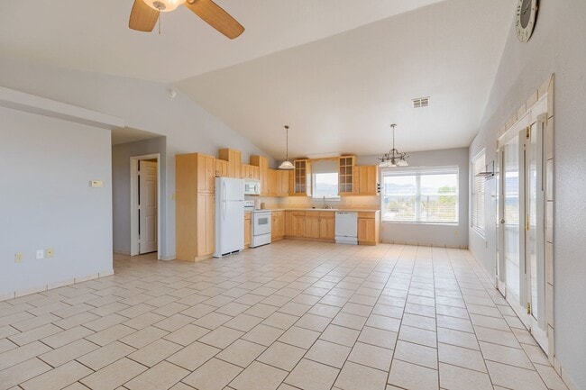 Building Photo - Home with Amazing Vews!