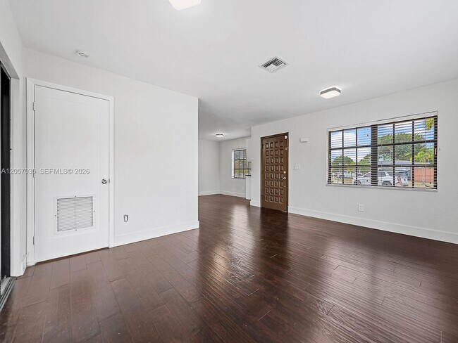 Building Photo - 16321 SW 96th Ave