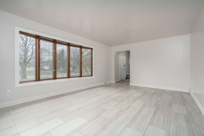 Building Photo - 4 Bedroom Home in Richland