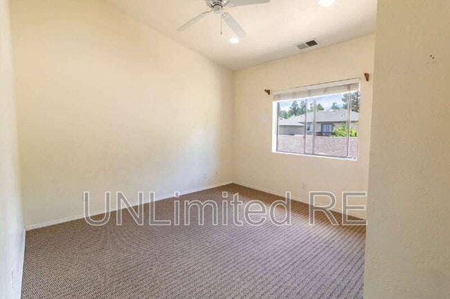 Building Photo - 1324 E Chubs Way