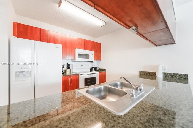 Building Photo - 1200 Brickell Bay Dr