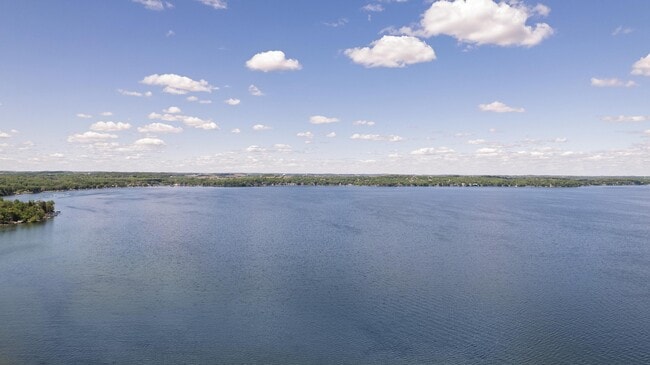 Building Photo - 5030 Lake Mendota Dr