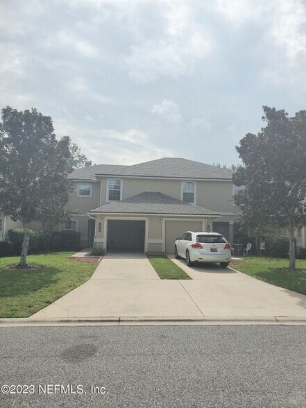 Building Photo - 1625 Vineland Cir